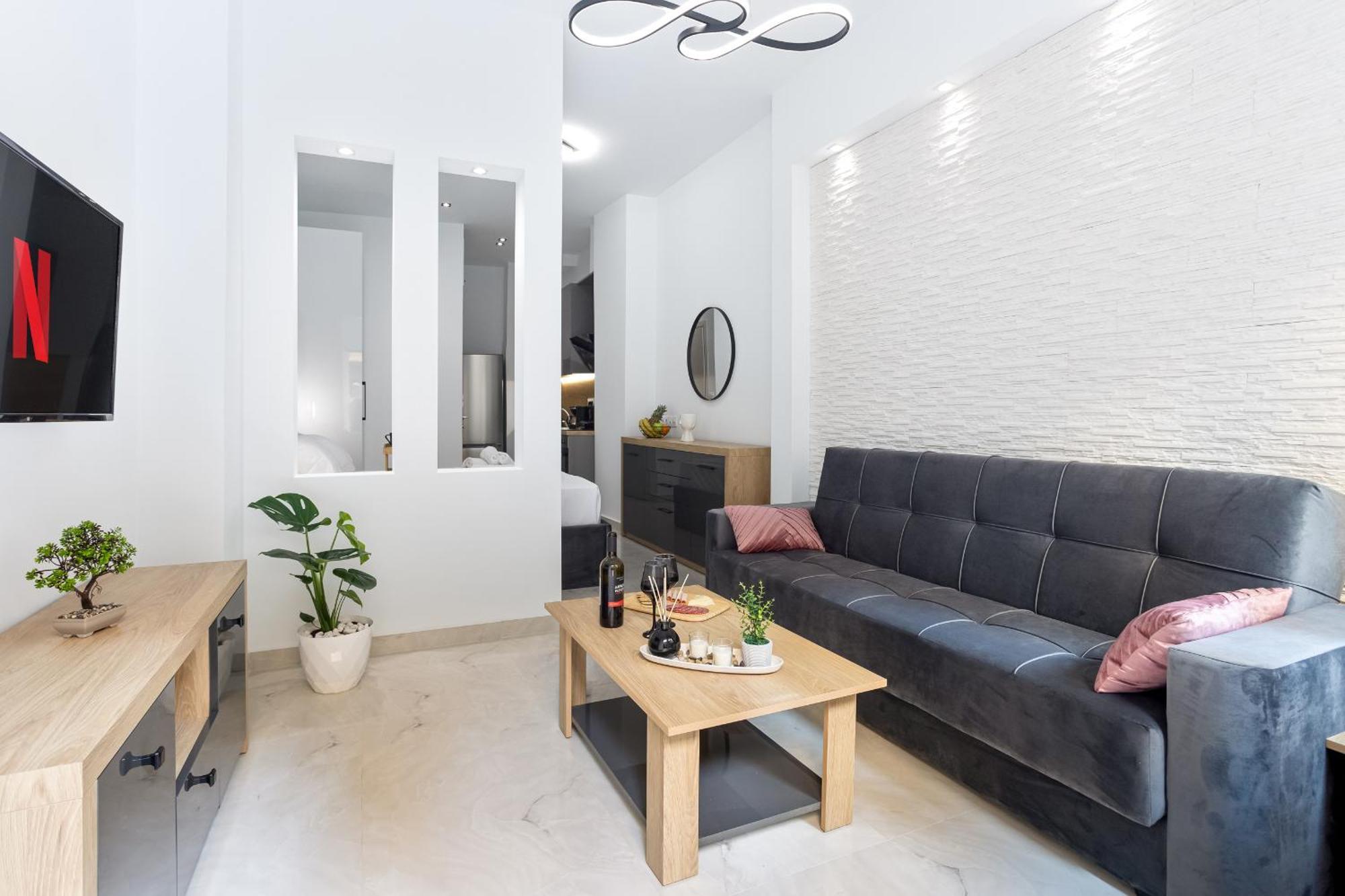 New Glamorous Apartment In Downtown Солун Екстериор снимка