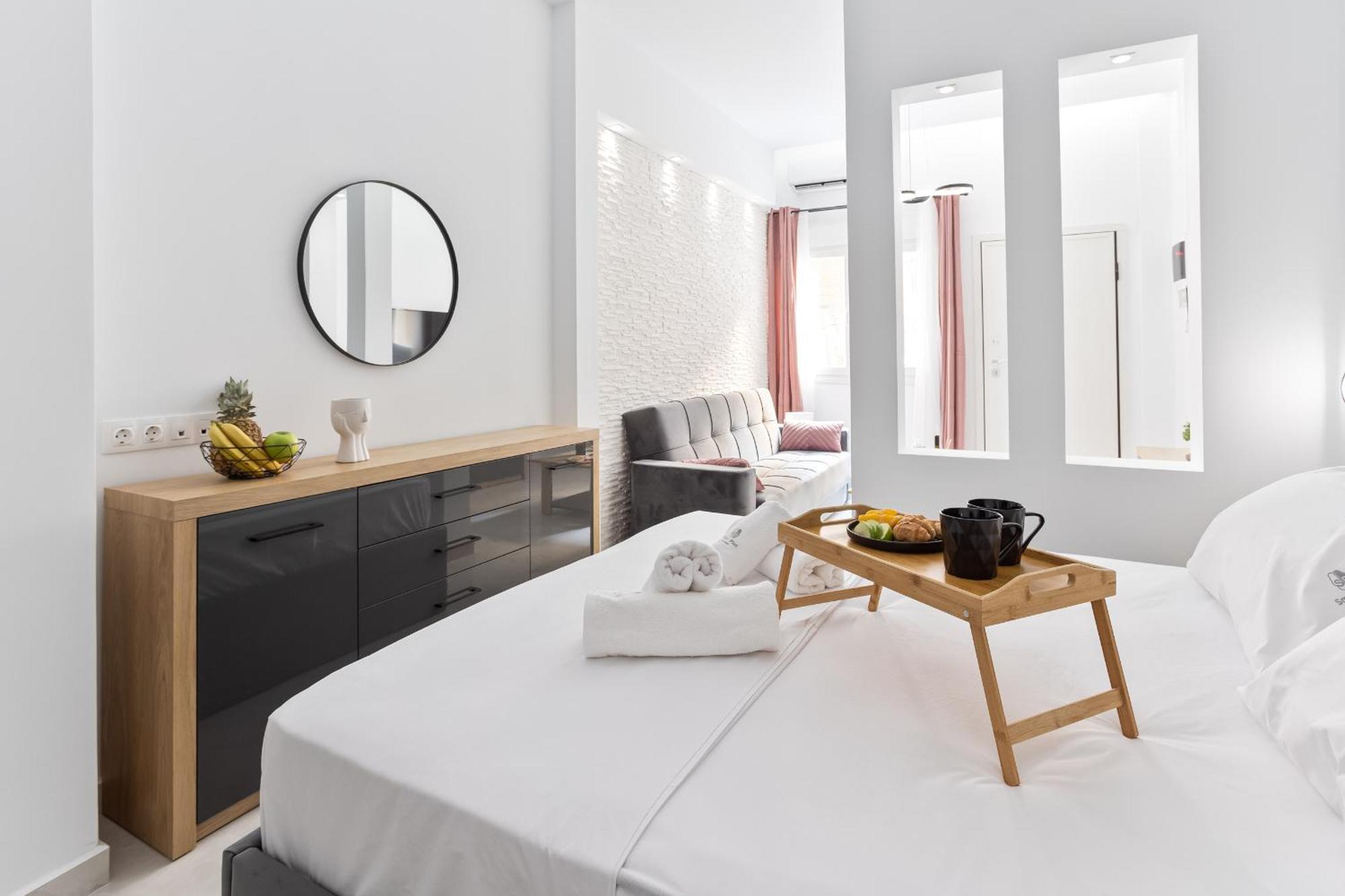 New Glamorous Apartment In Downtown Солун Екстериор снимка