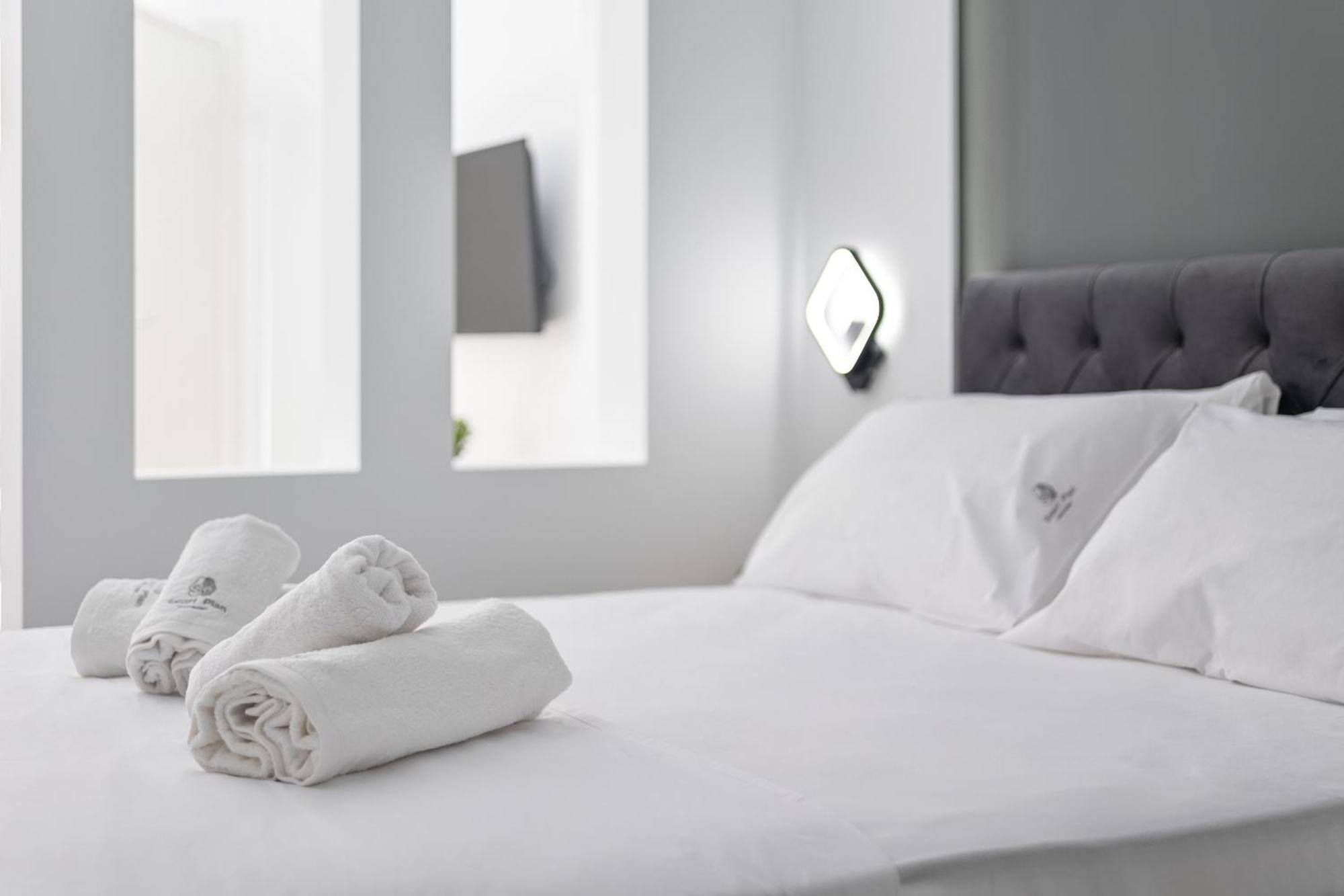 New Glamorous Apartment In Downtown Солун Екстериор снимка